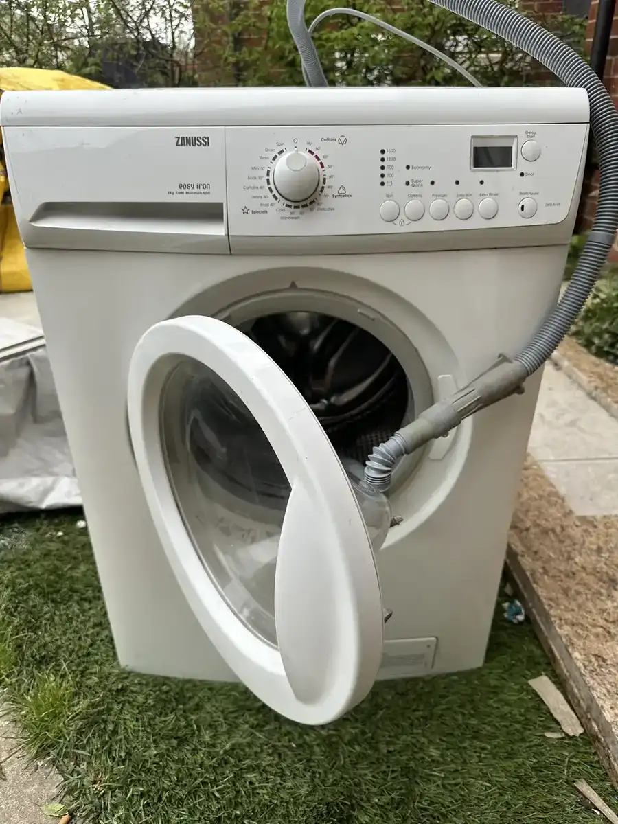 Washing machine included in mixed equipment clearance